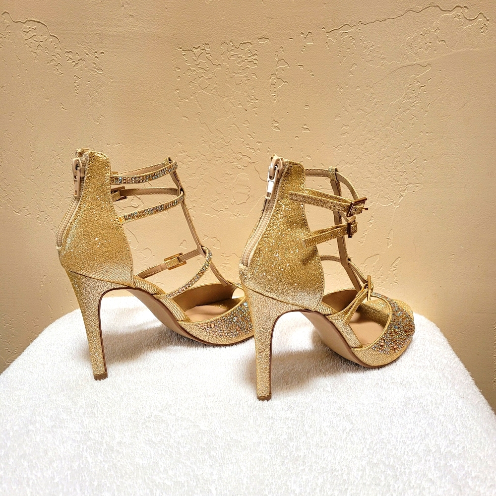 Heels - Picture 3 of 7